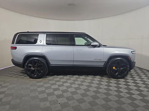 2023 Rivian R1S Adventure