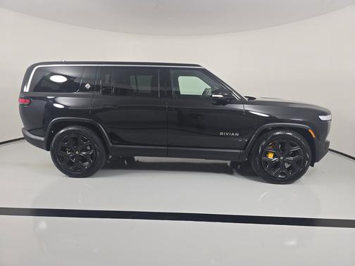 2023 Rivian R1S Adventure
