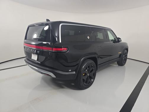 2023 Rivian R1S Adventure
