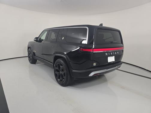 2023 Rivian R1S Adventure