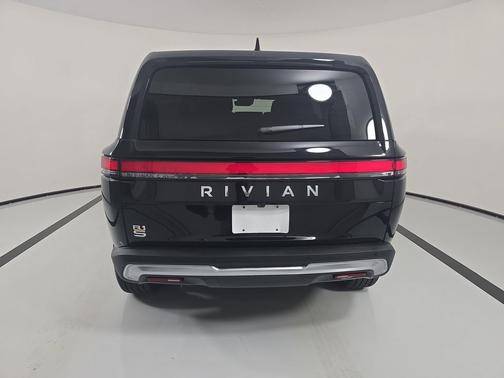 2023 Rivian R1S Adventure
