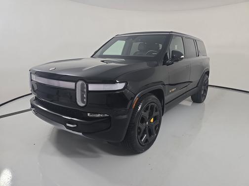 2023 Rivian R1S Adventure