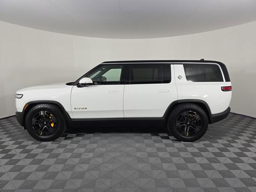 2023 Rivian R1S Adventure