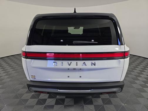 2023 Rivian R1S Adventure