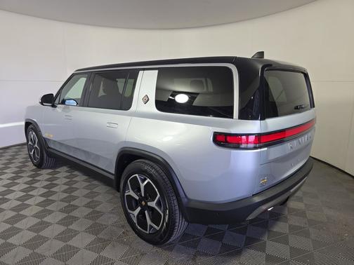 2023 Rivian R1S Adventure
