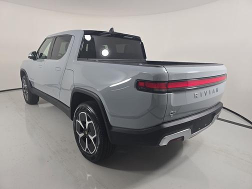 2024 Rivian R1T Adventure Package