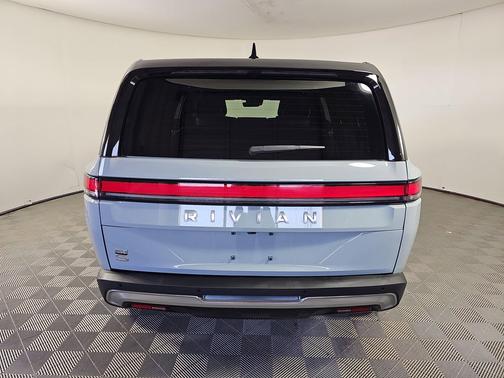 2024 Rivian R1S Adventure Package