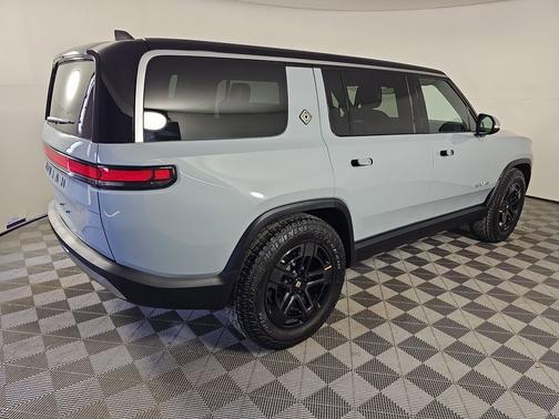 2024 Rivian R1S Adventure Package
