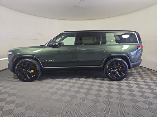 2023 Rivian R1S Adventure