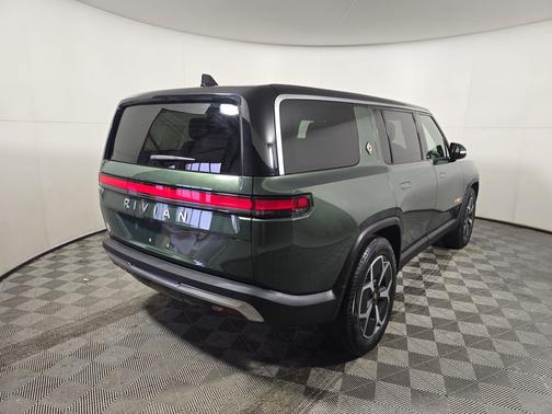 2023 Rivian R1S Adventure