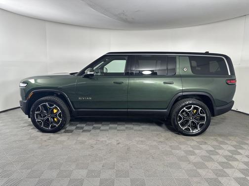 2023 Rivian R1S Adventure
