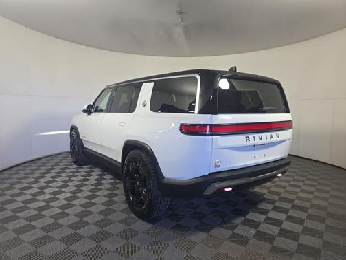 2023 Rivian R1S Adventure