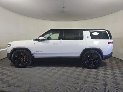 2023 Rivian R1S Adventure