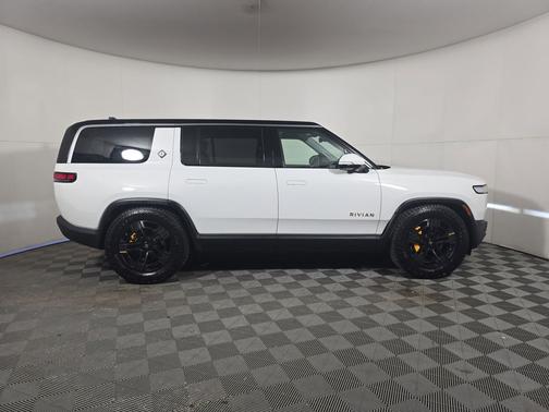 2023 Rivian R1S Adventure