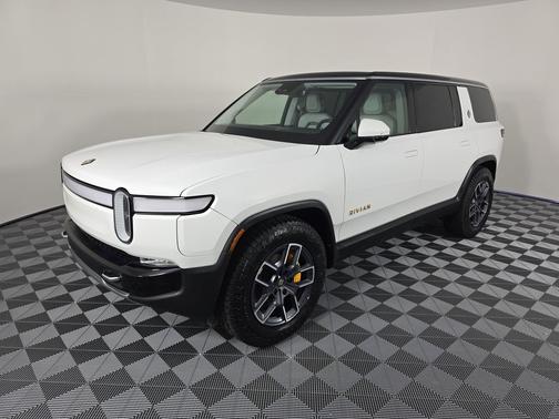 2023 Rivian R1S Adventure