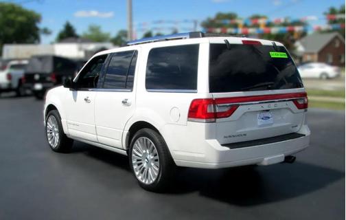2015 Lincoln Navigator Base