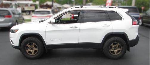 Bright White Clearcoat 2019 Jeep Cherokee Latitude Plus