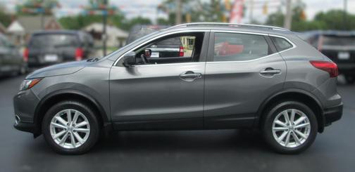 Gray 2018 Nissan Rogue Sport SV