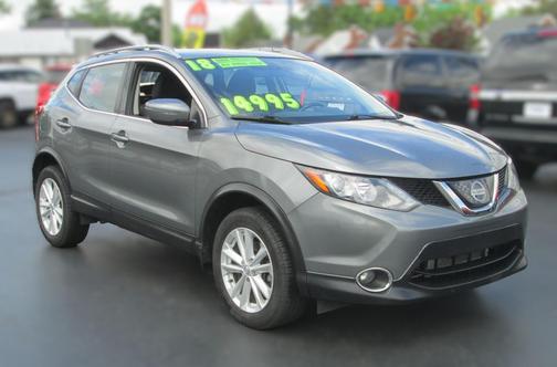 Gray 2018 Nissan Rogue Sport SV
