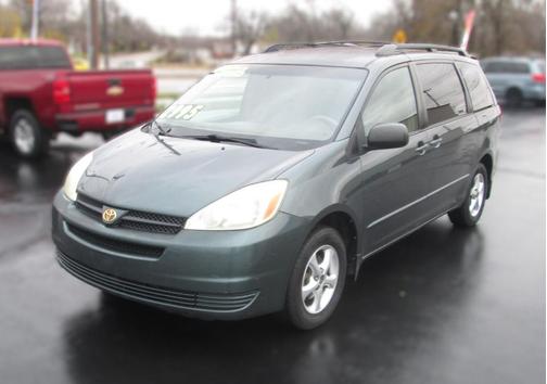 2004 Toyota Sienna LE