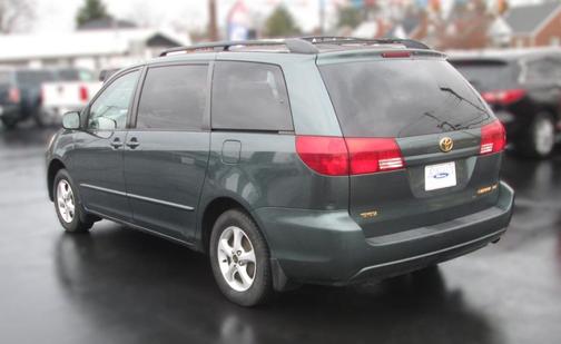 2004 Toyota Sienna LE