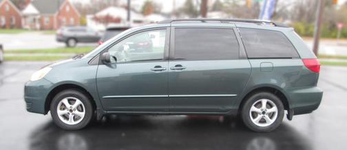 2004 Toyota Sienna LE