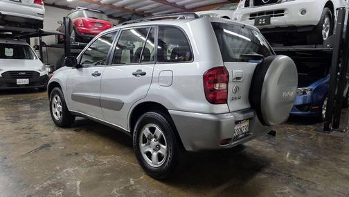 2005 Toyota RAV4 Base