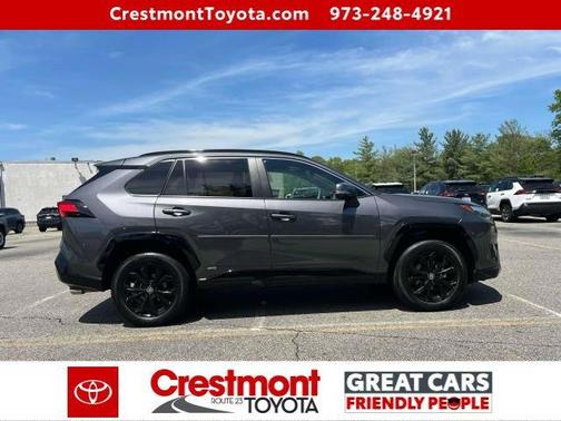 2022 Toyota RAV4 Hybrid SE