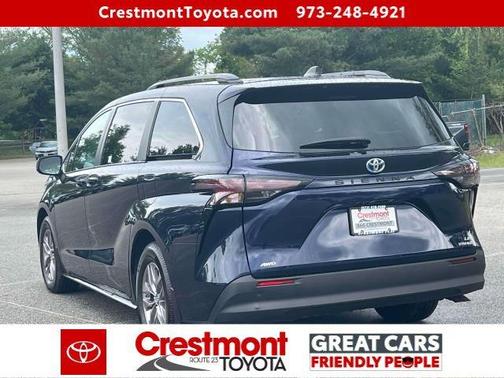 2023 Toyota Sienna LE