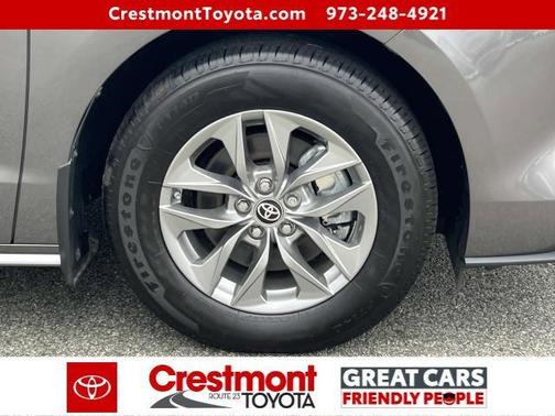 2024 Toyota Sienna LE