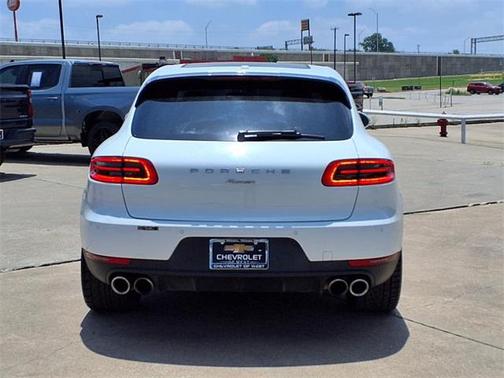 2018 Porsche Macan Base