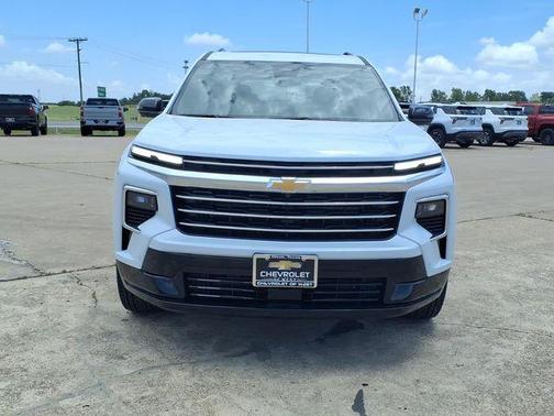 Polar White Tricoat 2026 Chevrolet Traverse High Country