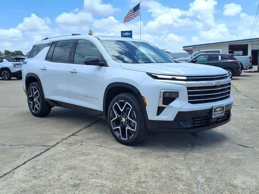 Polar White Tricoat 2026 Chevrolet Traverse High Country