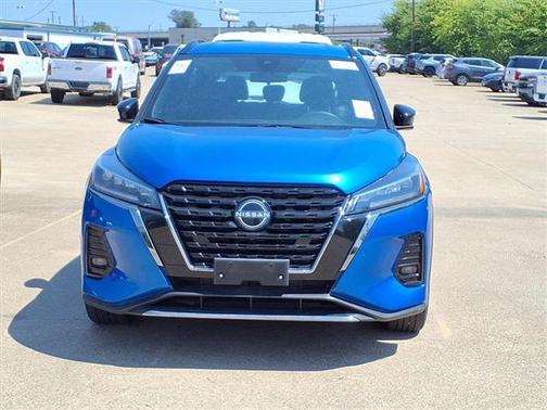 2024 Nissan Kicks SR