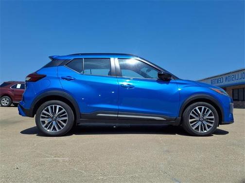 2024 Nissan Kicks SR