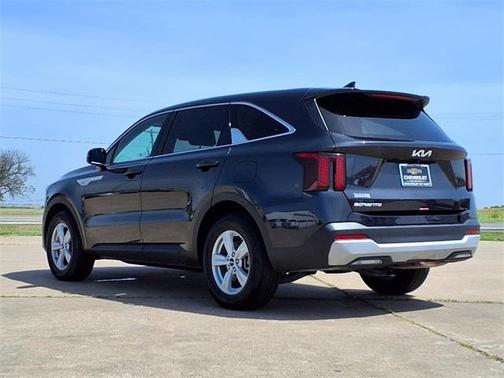 2025 Kia Sorento LX