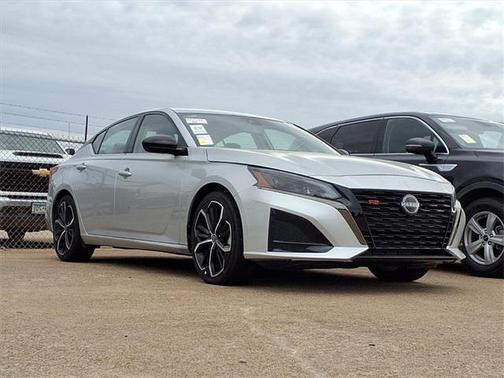 2024 Nissan Altima SR FWD