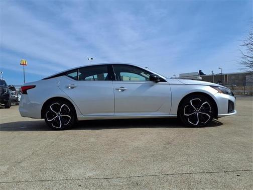 2024 Nissan Altima SR FWD