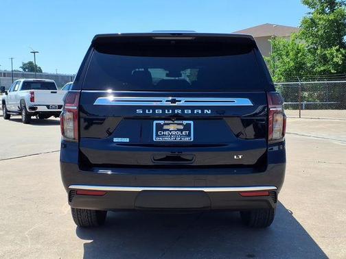 Midnight Blue Metallic 2024 Chevrolet Suburban LT