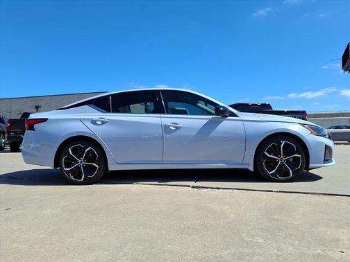 2024 Nissan Altima SR FWD