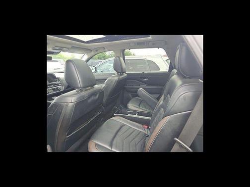 Brilliant Silver Metallic 2023 Nissan Pathfinder Platinum FWD