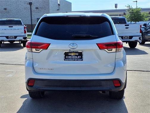 2017 Toyota Highlander LE