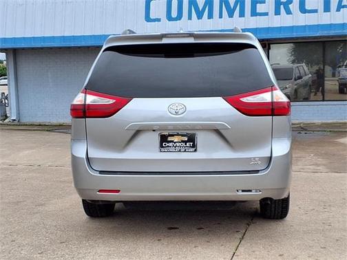2018 Toyota Sienna LE