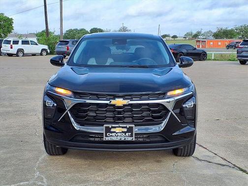 Mosaic Black Metallic 2026 Chevrolet Trax LS