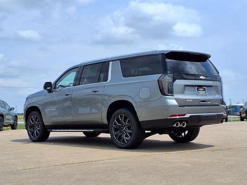 2025 Chevrolet Suburban Premier