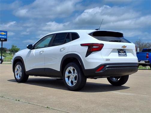 2025 Chevrolet Trax LS