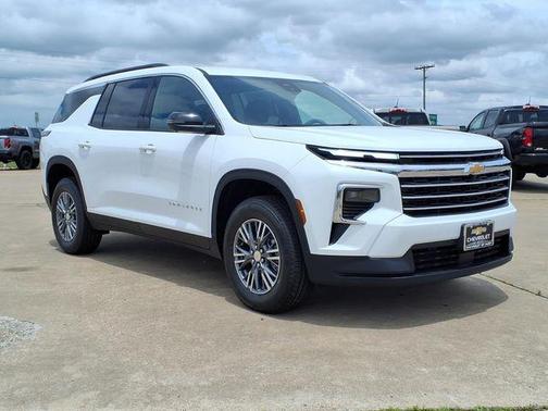 Summit White 2026 Chevrolet Traverse LT