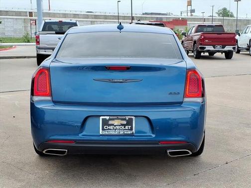 Frostbite 2022 Chrysler 300 Touring