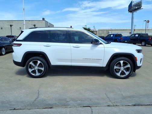 Bright White Clearcoat 2023 Jeep Grand Cherokee Limited