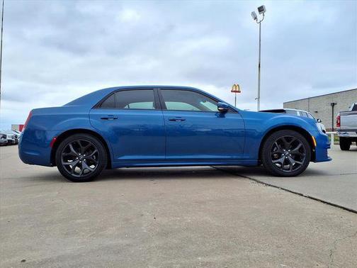2022 Chrysler 300 Touring